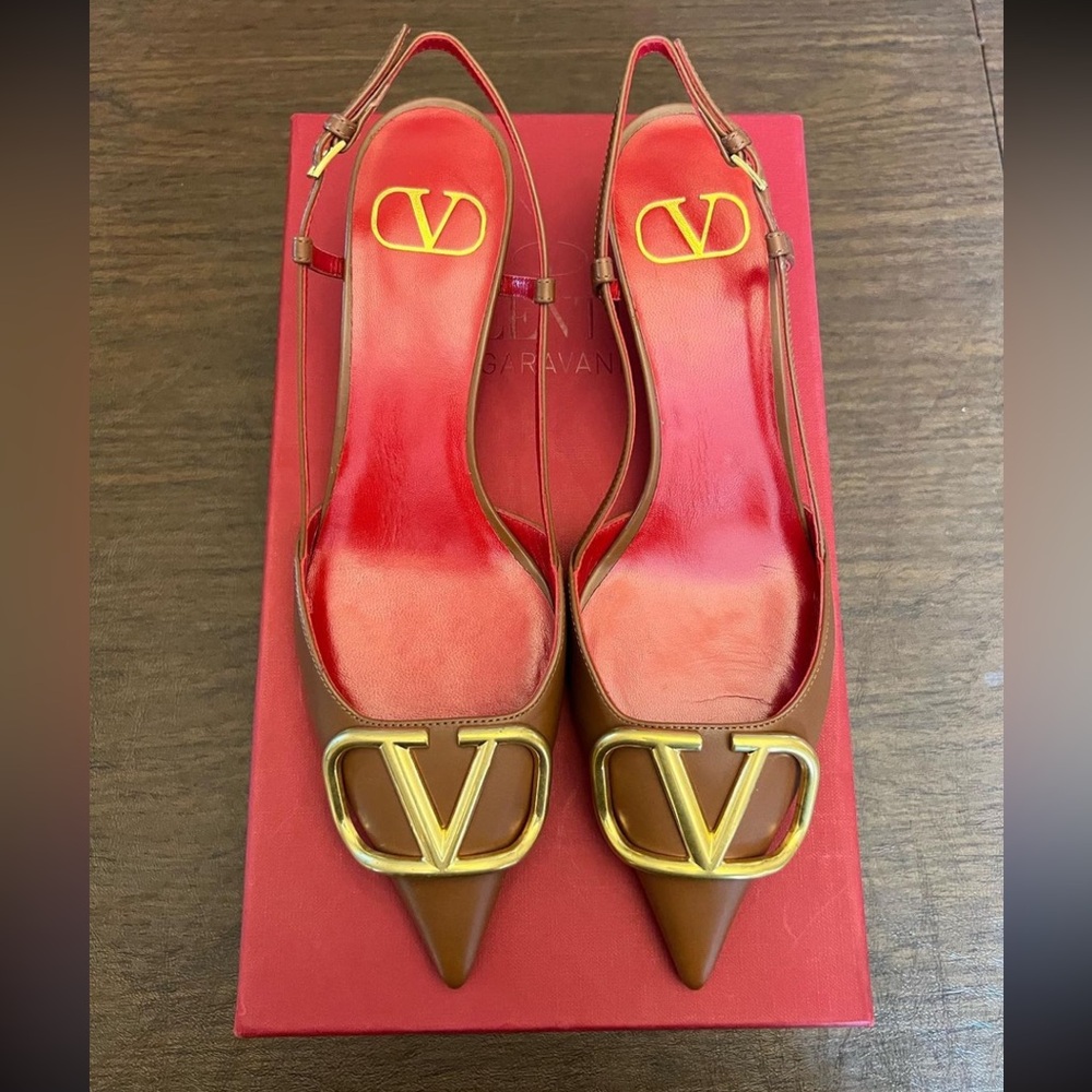 Valentino Garavani Vlogo 40 Slingback Pump